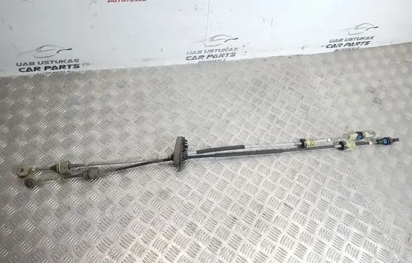 Opel Insignia A Gear shift cable linkage 55488640
