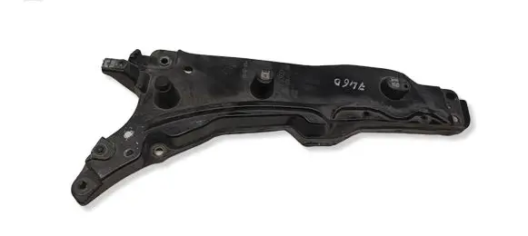 Volvo XC90 Fender mounting bracket 31391778