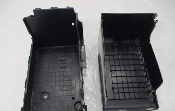 Citroen DS3 Battery tray 9801801880