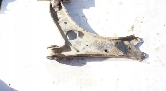 Volkswagen Caddy Front lower control arm/wishbone