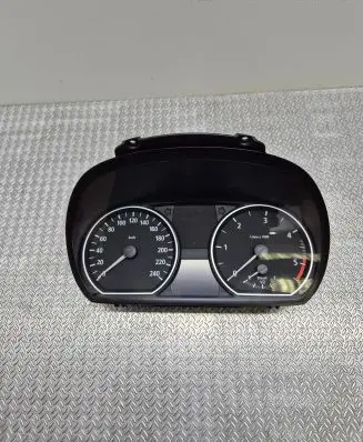 BMW 1 E81 E87 Speedometer (instrument cluster) 102495251 9110195 170035902