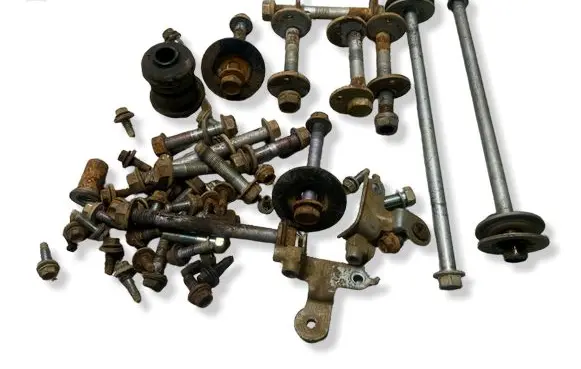 Toyota Hilux VIII Nuts/bolts 