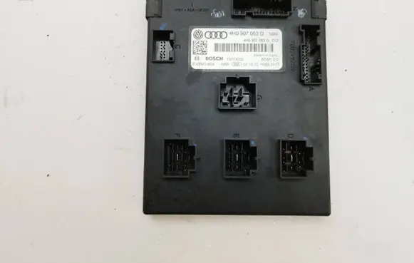 Volkswagen Touareg II Comfort/convenience module 4H0907063D 15012002 F005V00804