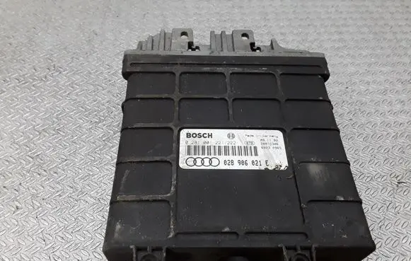 Audi A4 S4 B5 8D Engine control unit/module 028906021E 0281001221