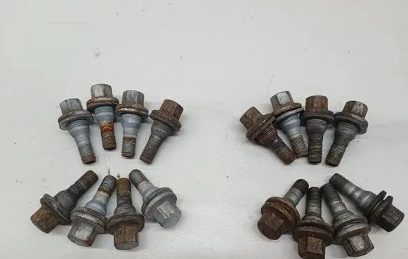 Peugeot 2008 I Nuts/bolts 