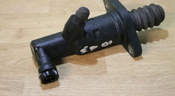 Audi A4 S4 B5 8D Clutch slave cylinder 6283000047