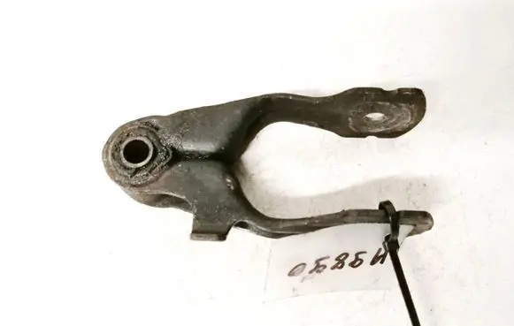 Citroen Berlingo Engine mounting bracket