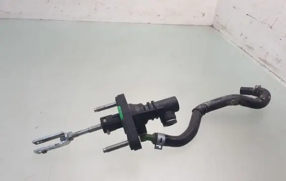 Toyota Avensis T270 Clutch master cylinder 3142002051B