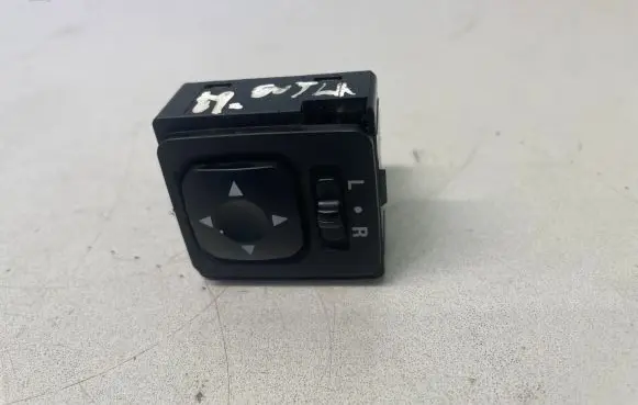 Mitsubishi Outlander Wing mirror switch 183570