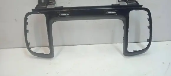Mercedes-Benz GLE (W166 - C292) Dashboard center trim panel 09091000