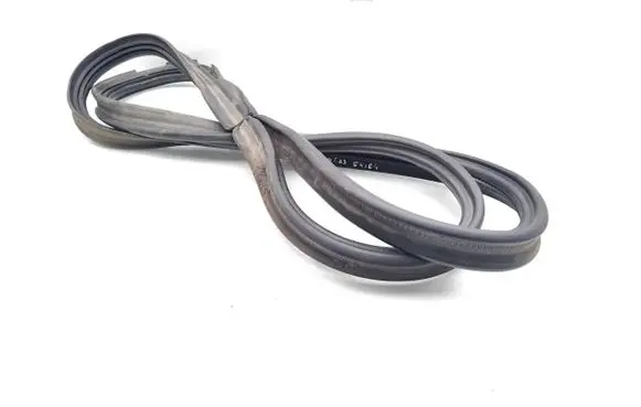 BMW 2 F45 Seal rubber (tailgate) 7301934