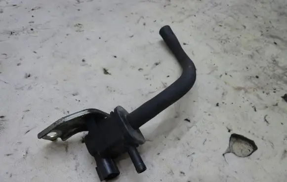 Toyota Prius (XW30) Valve vacuum KRIS235789