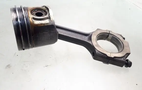Opel Vectra C Piston with connecting rod 061109