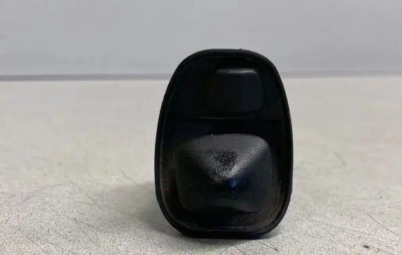 BMW 5 E34 Wing mirror switch 1369331 03830700