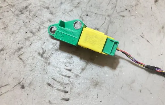 Audi Q7 4L Airbag deployment crash/impact sensor 1K0909606C 5WK43544