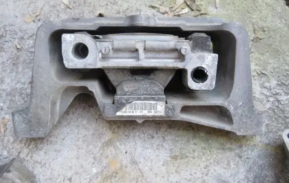 Mercedes-Benz B W246 W242 Engine mount bracket 2462401817