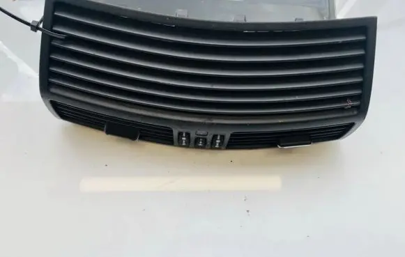 Mercedes-Benz S W220 Dash center air vent grill 2208300554