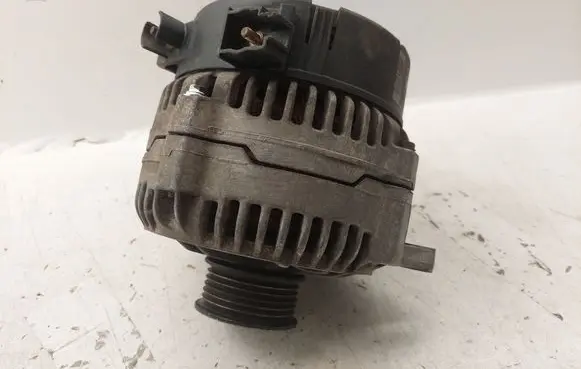 Ford Mondeo MK II Generator/alternator 93BB10300AG 0123212001