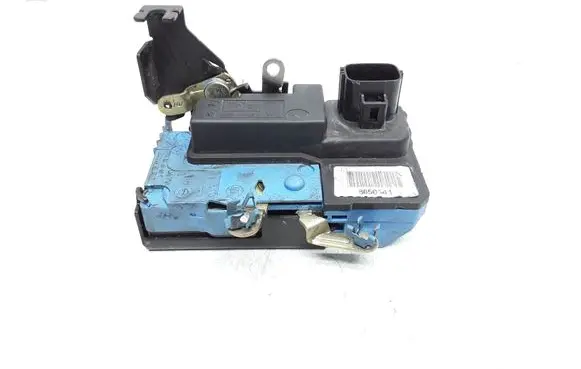 Volvo XC90 Front door lock 8650544