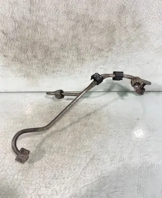 Audi 80 90 S2 B4 Fuel injector supply line/pipe 