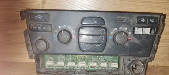 Volvo S60 Climate control unit 30746022