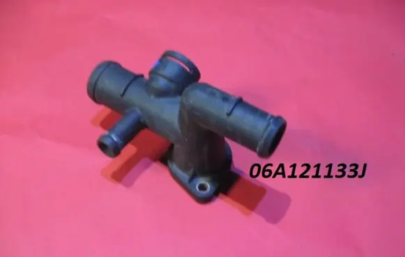 Audi TT Mk1 Engine coolant pipe/hose 06A121133J