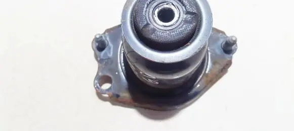 Toyota Prius (XW20) Coil spring mount 