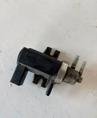 Volkswagen Touareg I Turbo solenoid valve 1J0906627A 72290325
