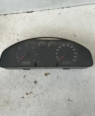 Volkswagen Transporter - Caravelle T5 Speedometer (instrument cluster) 88311346