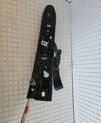 Volvo XC90 Front seatbelt 8093