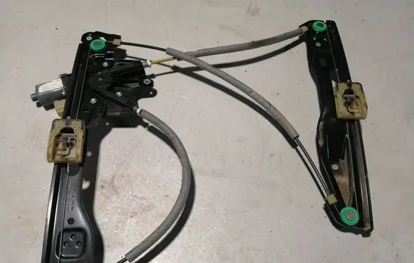 Ford Fusion II Front door window regulator with motor C03711103