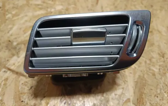 Mercedes-Benz CLS C218 X218 Dashboard side air vent grill/cover trim A2188301054