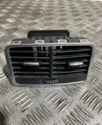 Audi A6 S6 C6 4F Rear air vent grill 4F0819203C