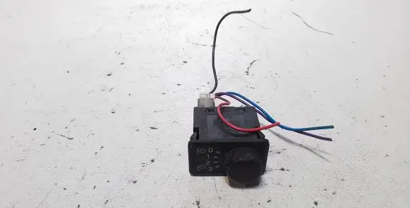 Nissan Almera Tino Headlight level height control switch 36997B