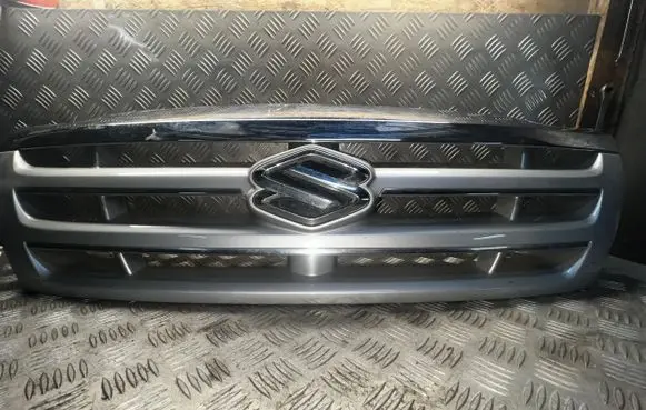 Suzuki Grand Vitara I Front grill 72111-52d00