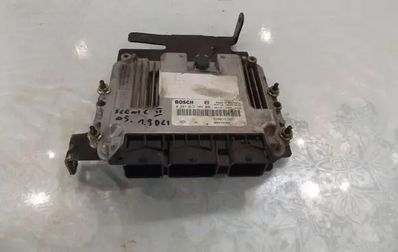Renault Scenic II - Grand scenic II Engine control unit/module 8200391965 0281012769