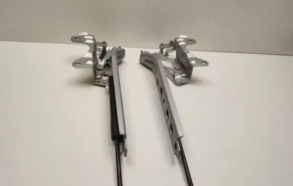 Porsche Macan (95B) Engine bonnet/hood hinges 95B823301B