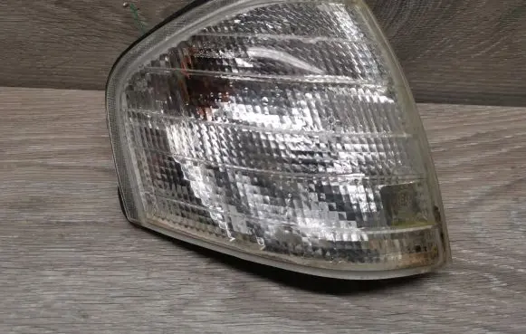 Mercedes-Benz C W202 Front indicator light