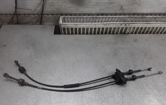 Citroen C2 Gear shift cable linkage