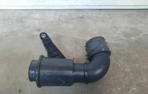 Jaguar XE Air intake hose/pipe GX73-9C623-DA