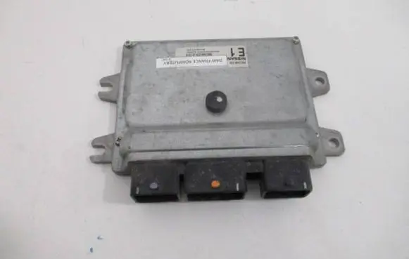 Nissan Qashqai Engine control unit/module MEC940230J22213 MEC940230