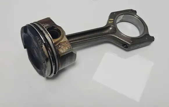 BMW 3 E92 E93 Piston with connecting rod 8497B