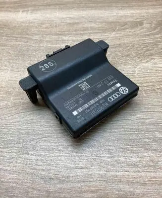 Volkswagen Jetta V Gateway control module 1K0907530F 1K0907951 28S