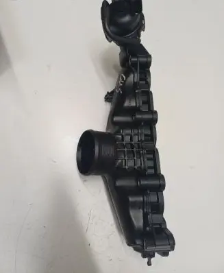 Volkswagen Polo V 6R Intake manifold 04B129709B