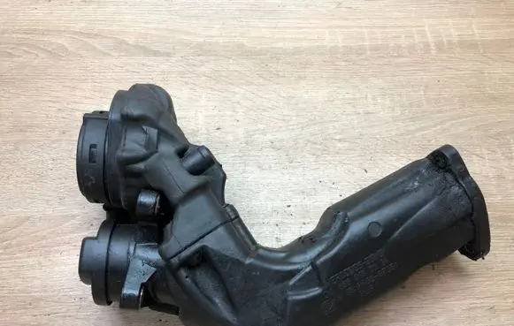Mercedes-Benz B W245 Oil breather separator 6680160334