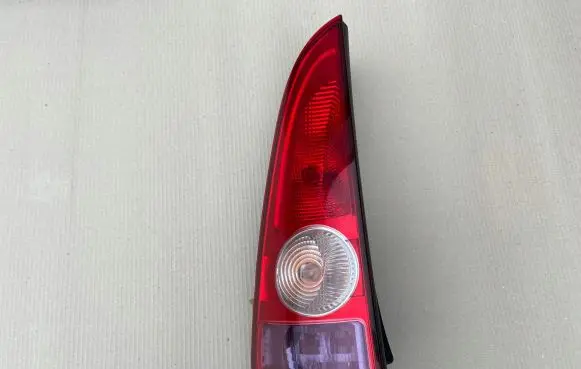 Renault Espace IV Rear/tail lights 8200027153