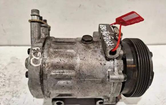 Renault Clio II Air conditioning (A/C) compressor (pump) 7700106069