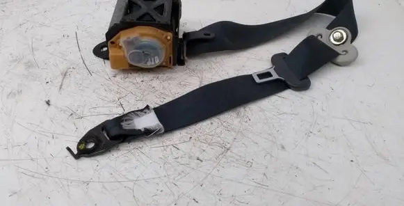 Mazda CX-7 Front seatbelt ADC9067