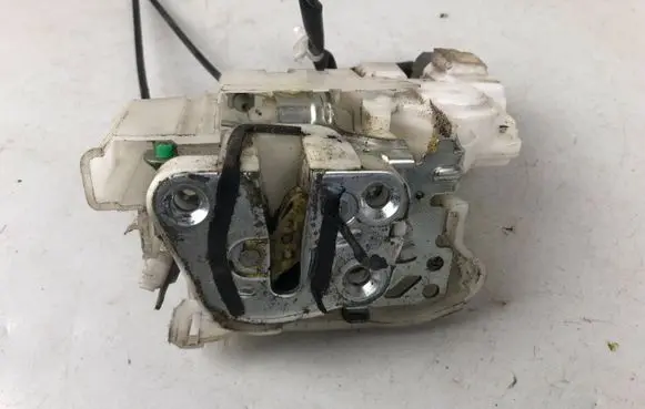Subaru Legacy Front door lock 61031AG032 61039AG010