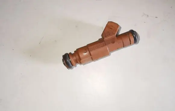 Volvo S80 Fuel injector 0280155831 9186340
